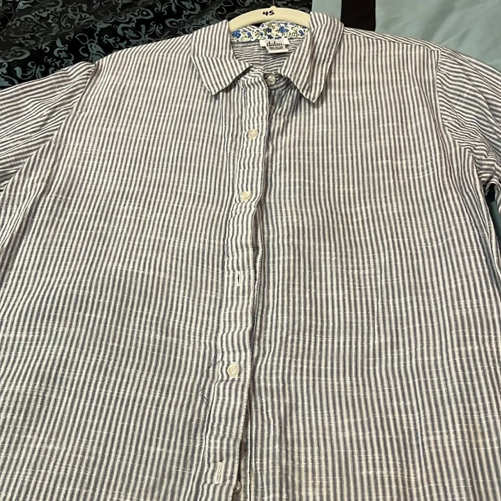 DALIN Women’s Striped Button-Up Shirt, size large - Picture 7 of 8